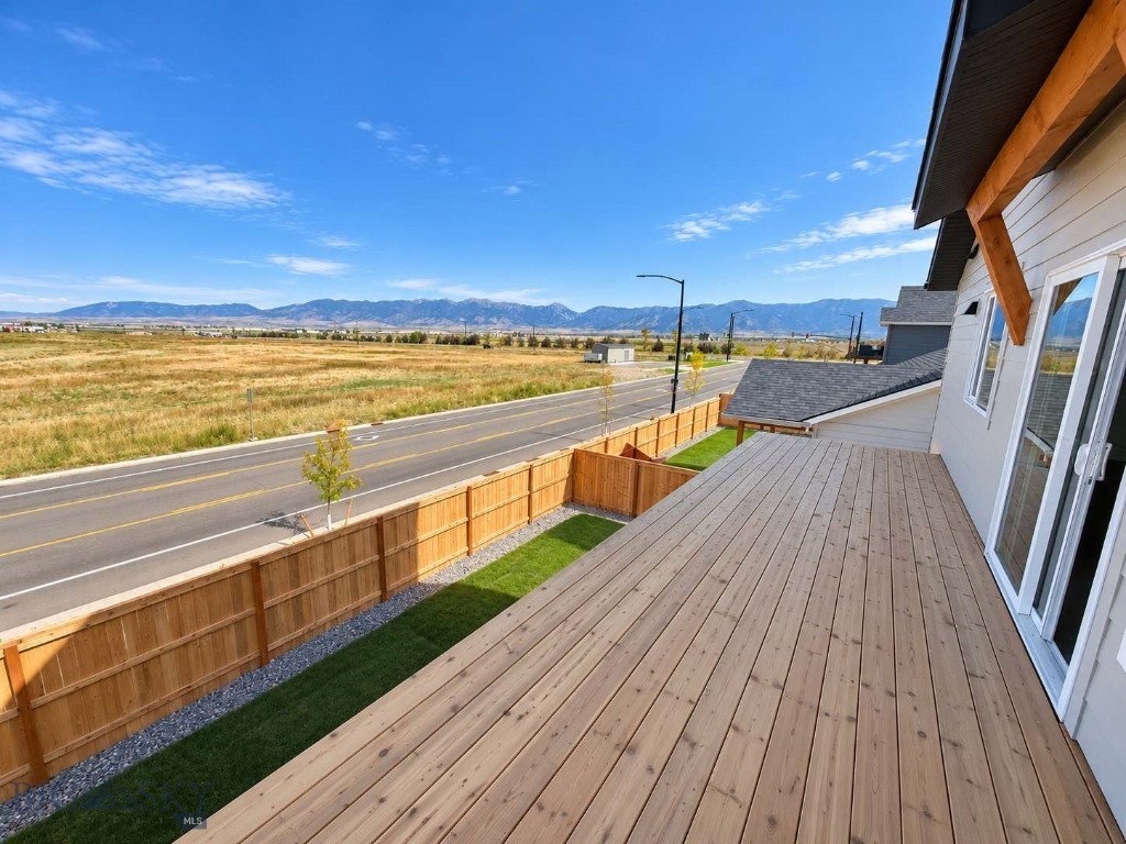 858 Accolade Loop Property Photo 3