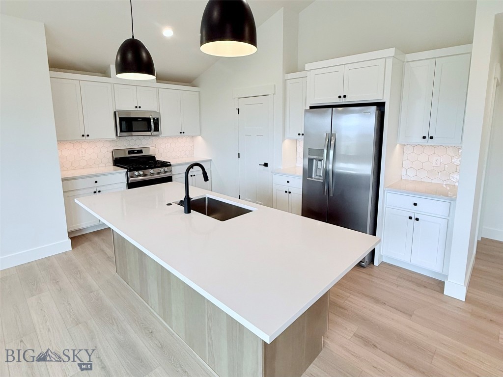 858 Accolade Loop Property Photo 18