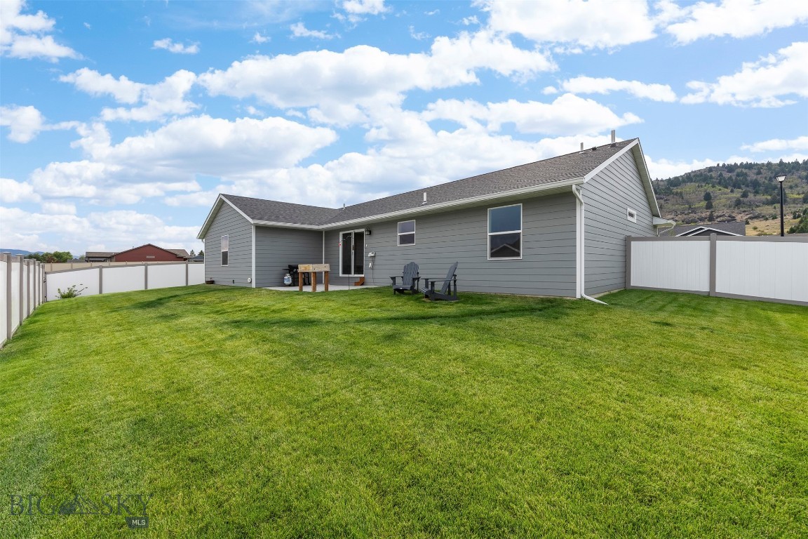 98 Avon Property Photo 23