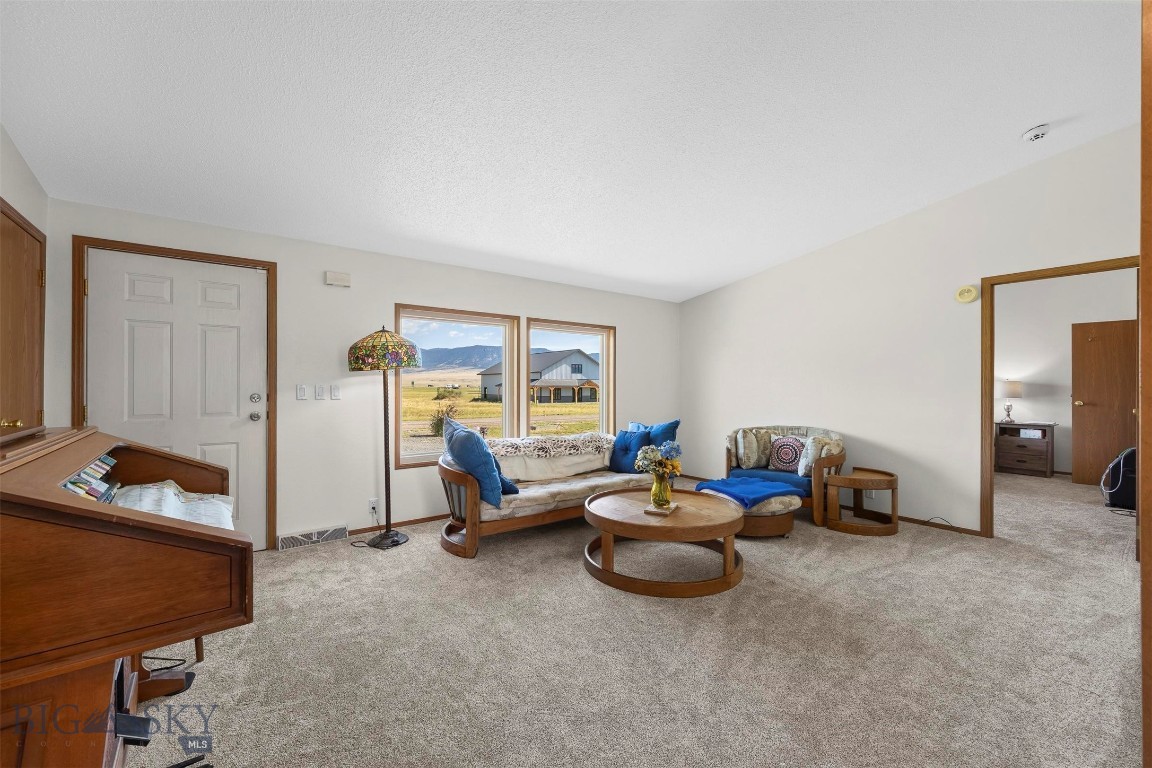 43 S Centurion Way Property Photo 7