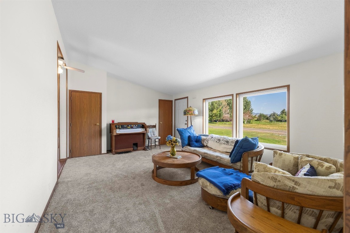 43 S Centurion Way Property Photo 8