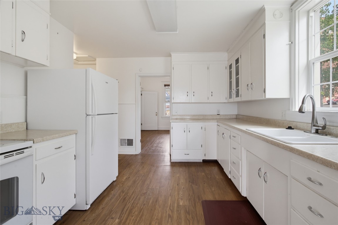 518 W Granite Property Photo 16