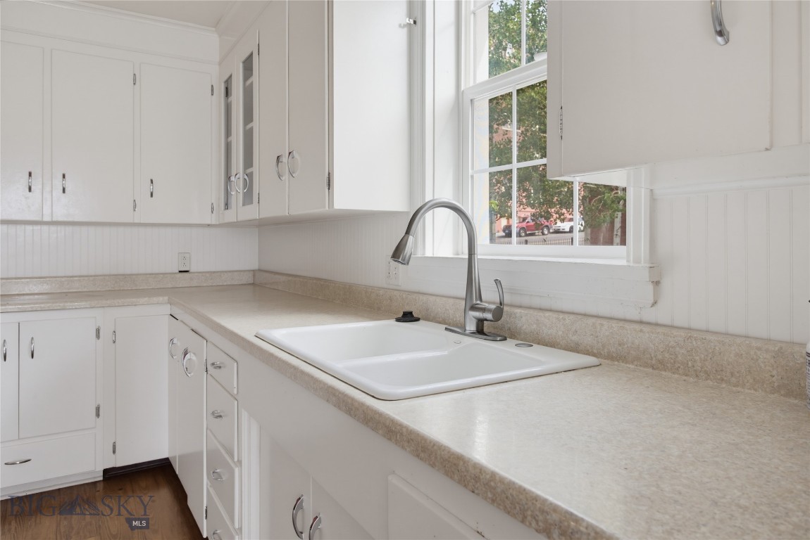 518 W Granite Property Photo 18