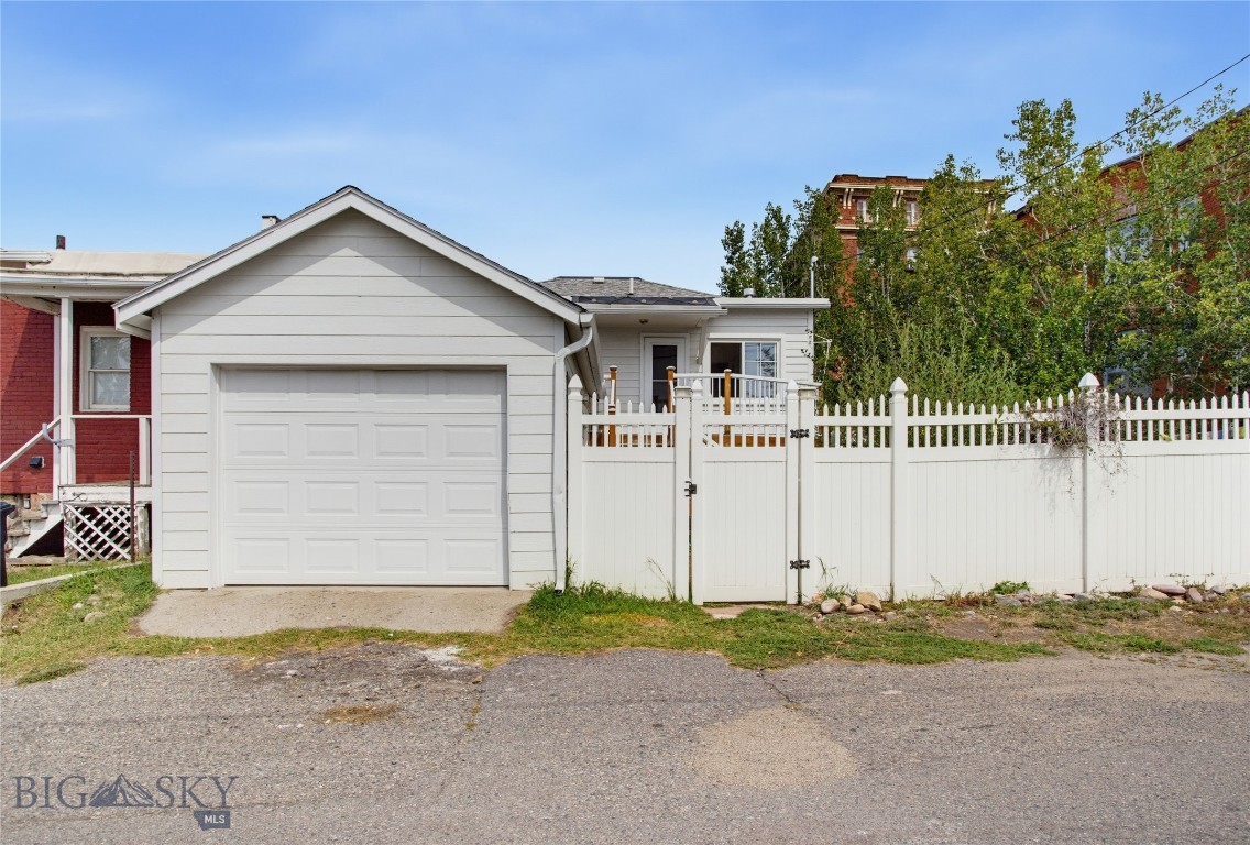 518 W Granite Property Photo 32