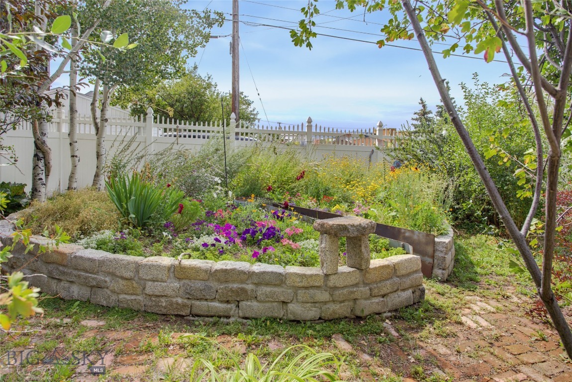 518 W Granite Property Photo 34