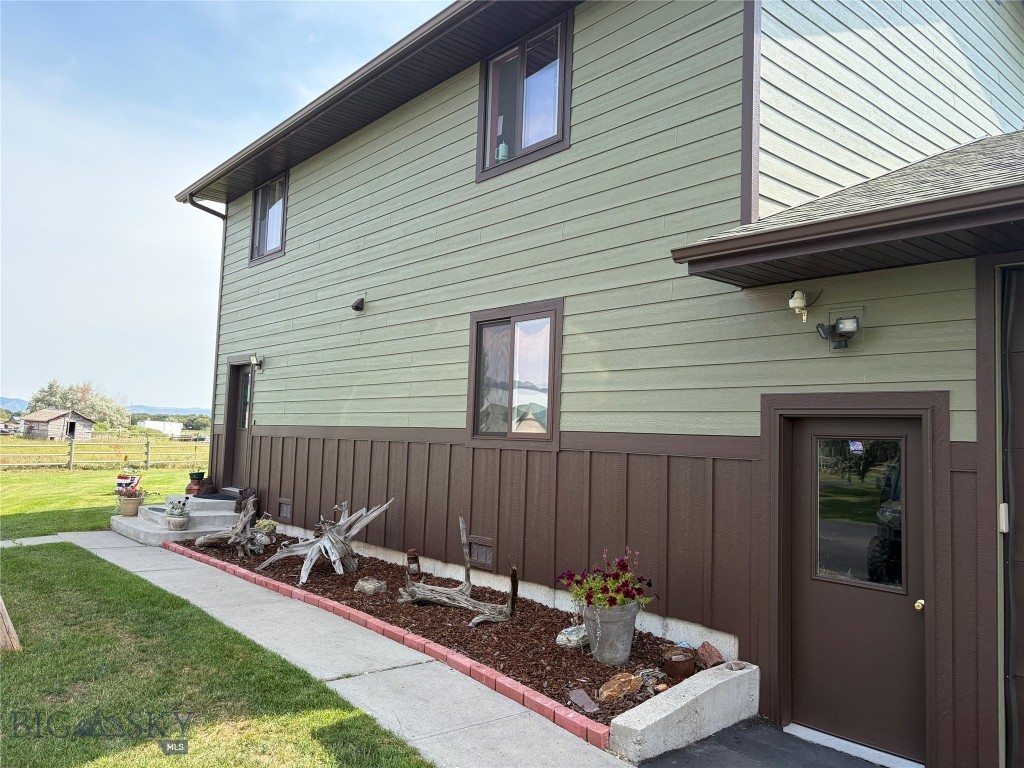 1136 Mt Highway 55 Property Photo 5