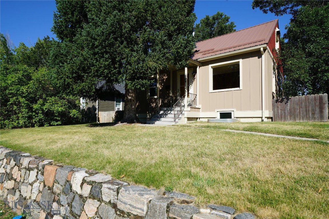 608 S 10th
