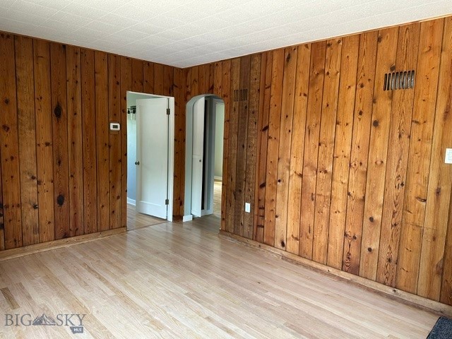 608 S 10th Property Photo 8
