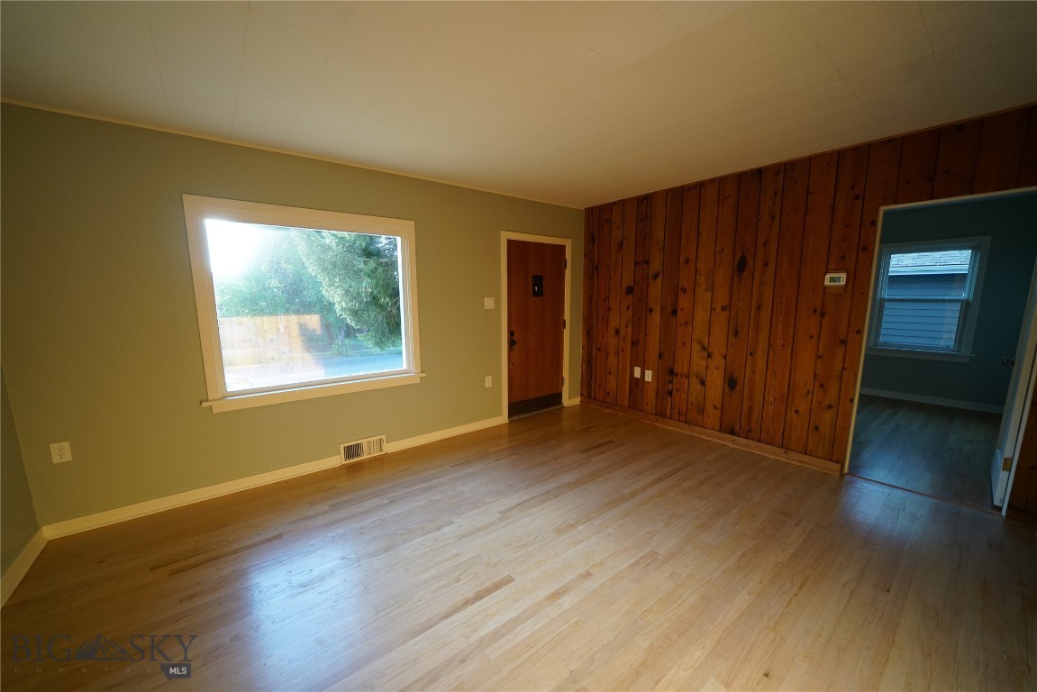 608 S 10th Property Photo 10