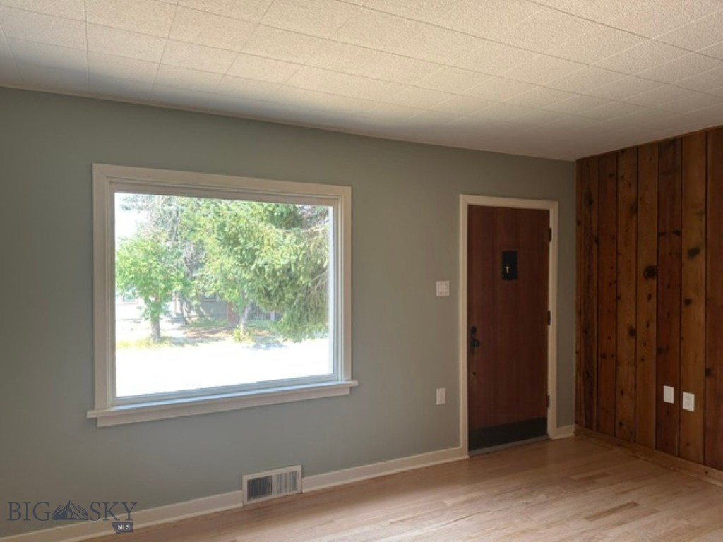 608 S 10th Property Photo 14