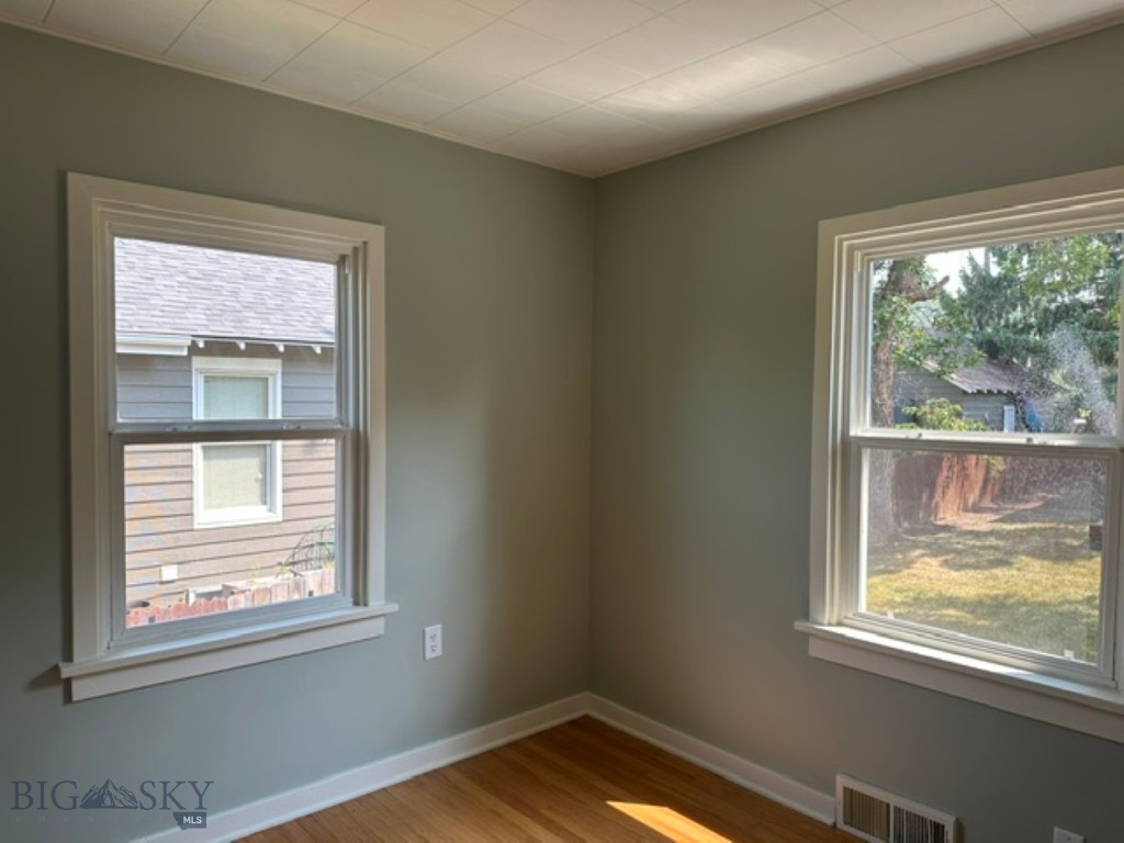 608 S 10th Property Photo 19