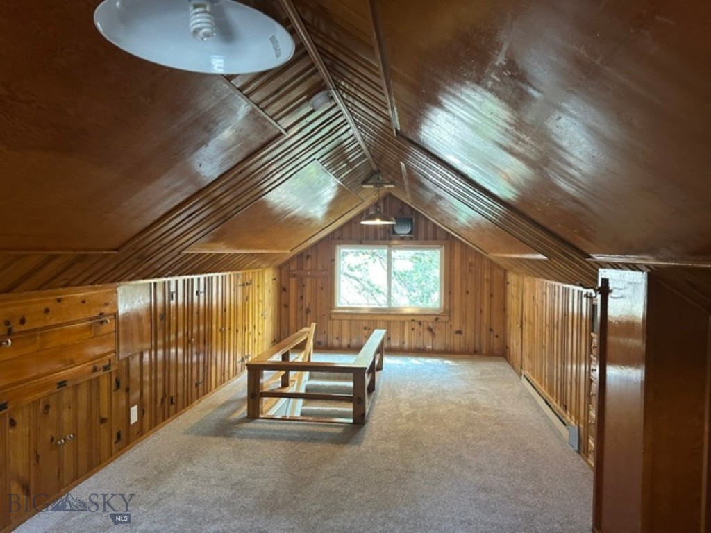 608 S 10th Property Photo 22