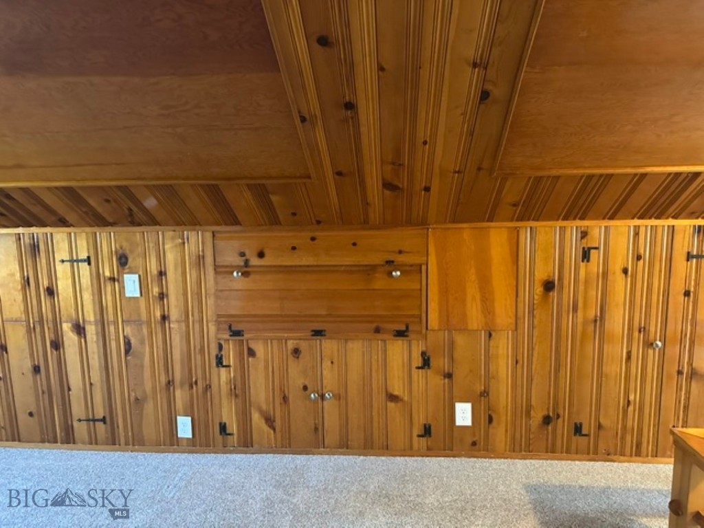 608 S 10th Property Photo 24