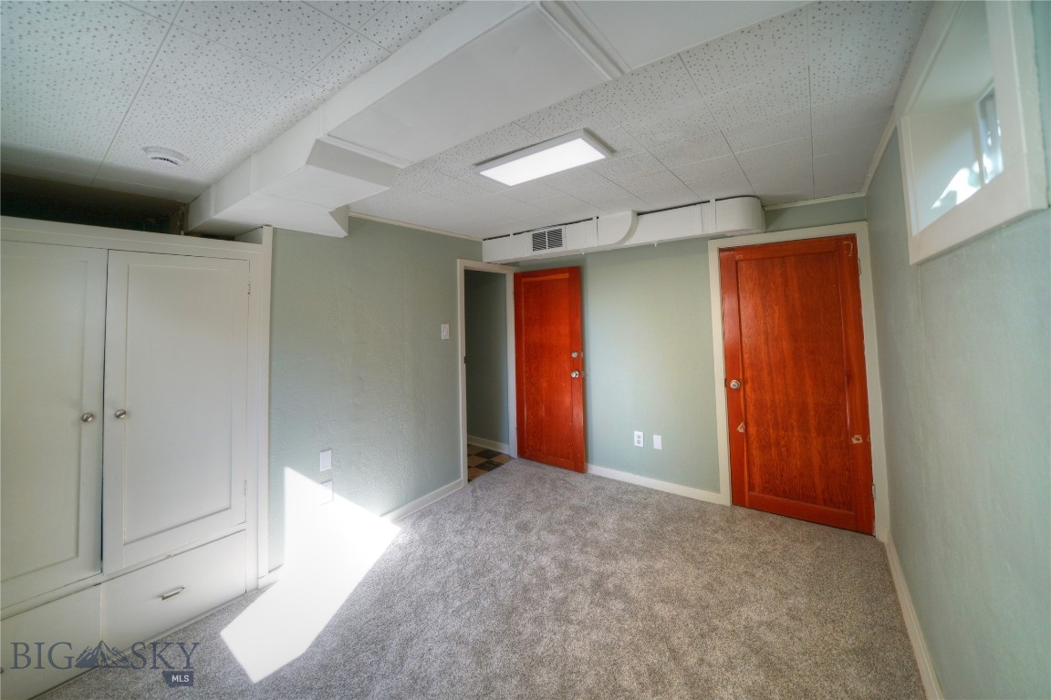 608 S 10th Property Photo 31
