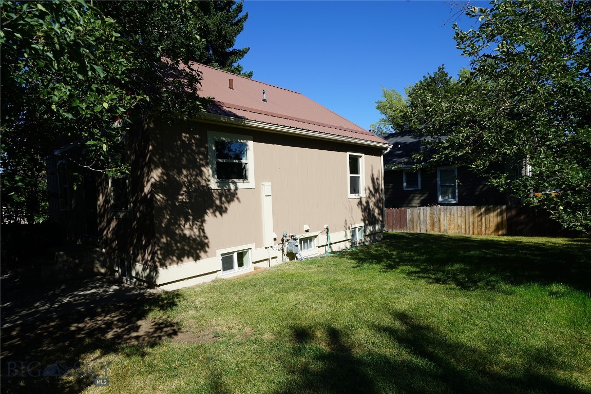 608 S 10th Property Photo 38