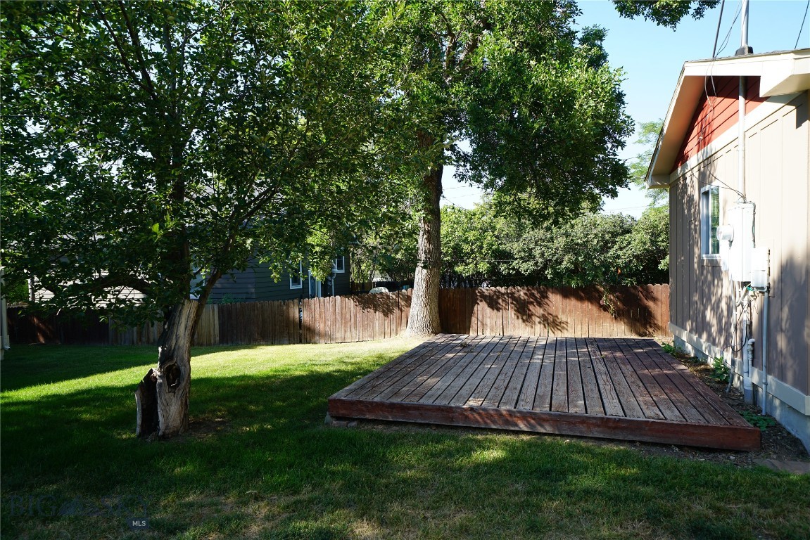 608 S 10th Property Photo 42