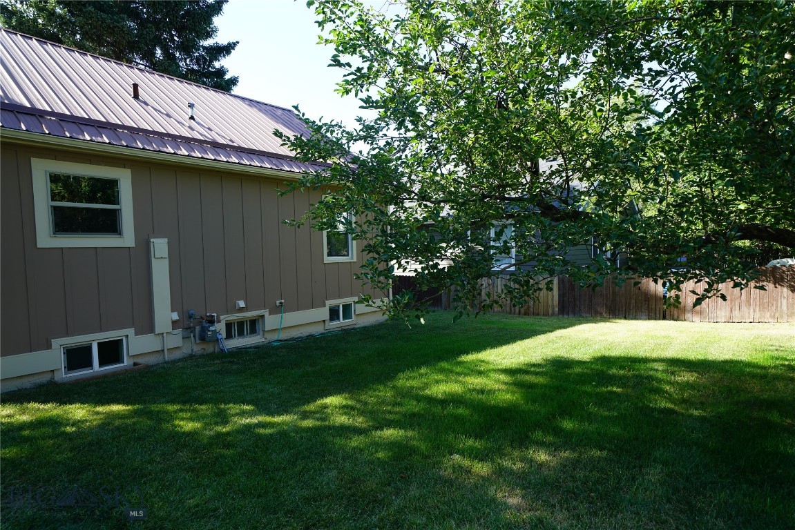 608 S 10th Property Photo 44