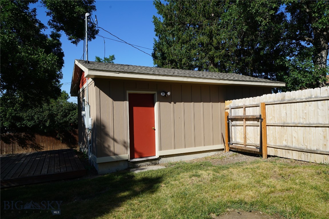 608 S 10th Property Photo 45