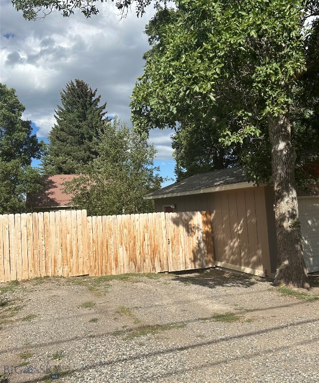 608 S 10th Property Photo 49