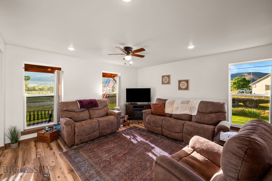 58 Loch Leven Lane Property Photo 12