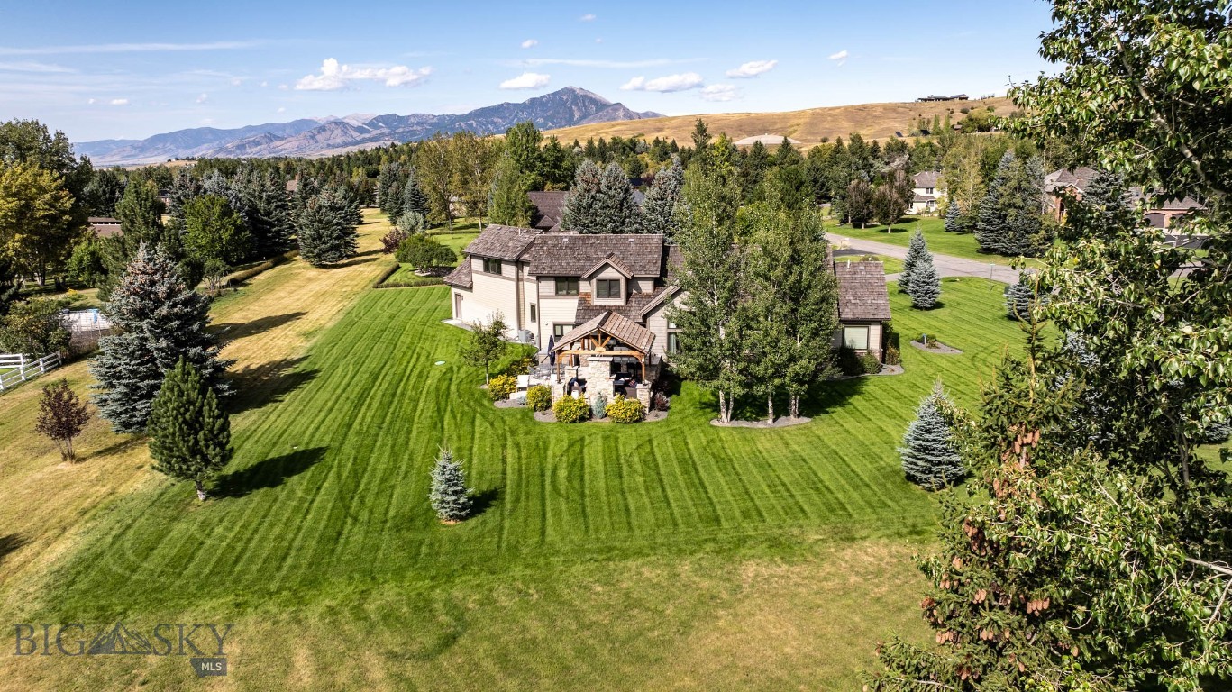9 Lariat Loop Property Photo 8