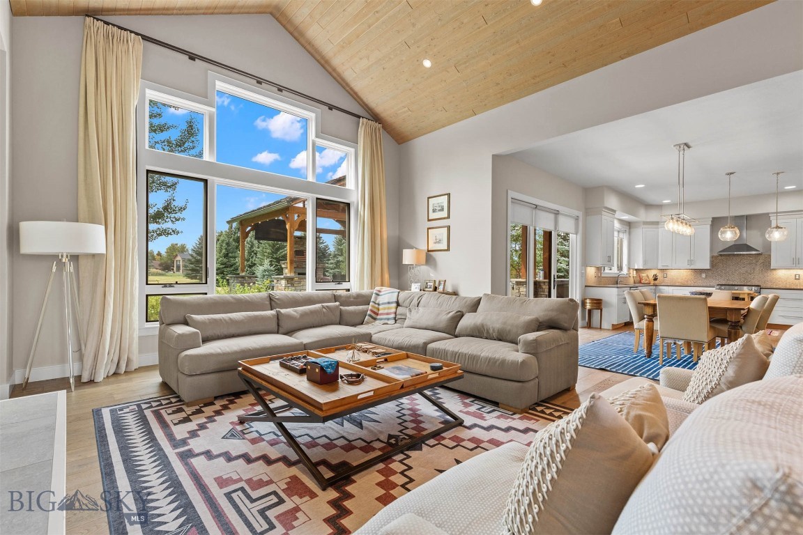 9 Lariat Loop Property Photo 24