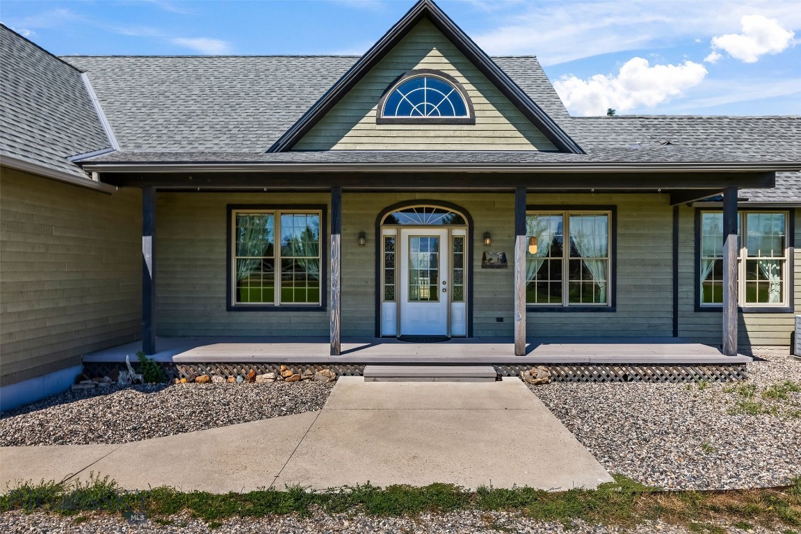 23 Coachman Lane Property Photo 3