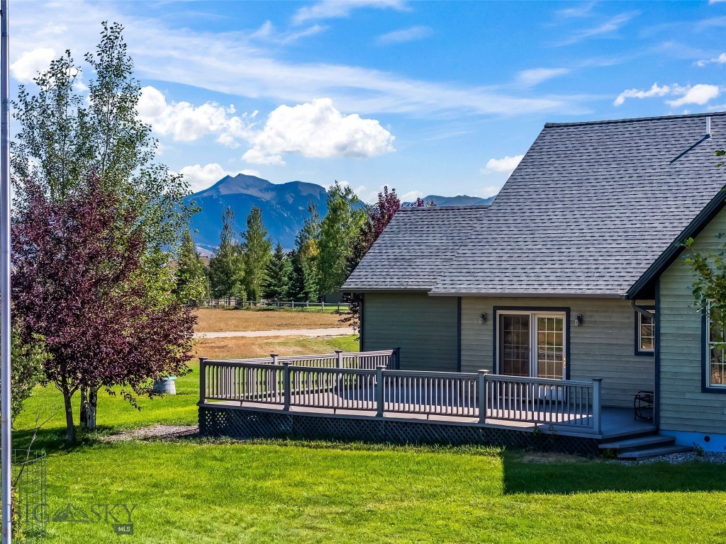 23 Coachman Lane Property Photo 8