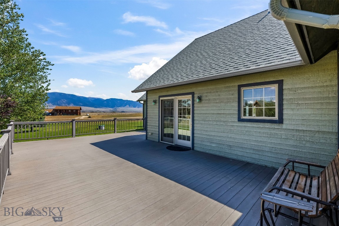 23 Coachman Lane Property Photo 10