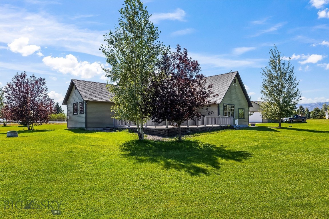 23 Coachman Lane Property Photo 12