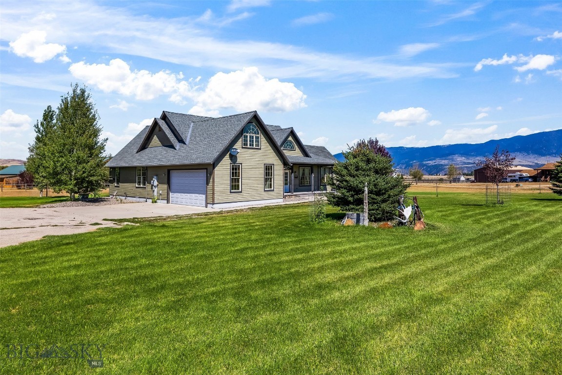 23 Coachman Lane Property Photo 13