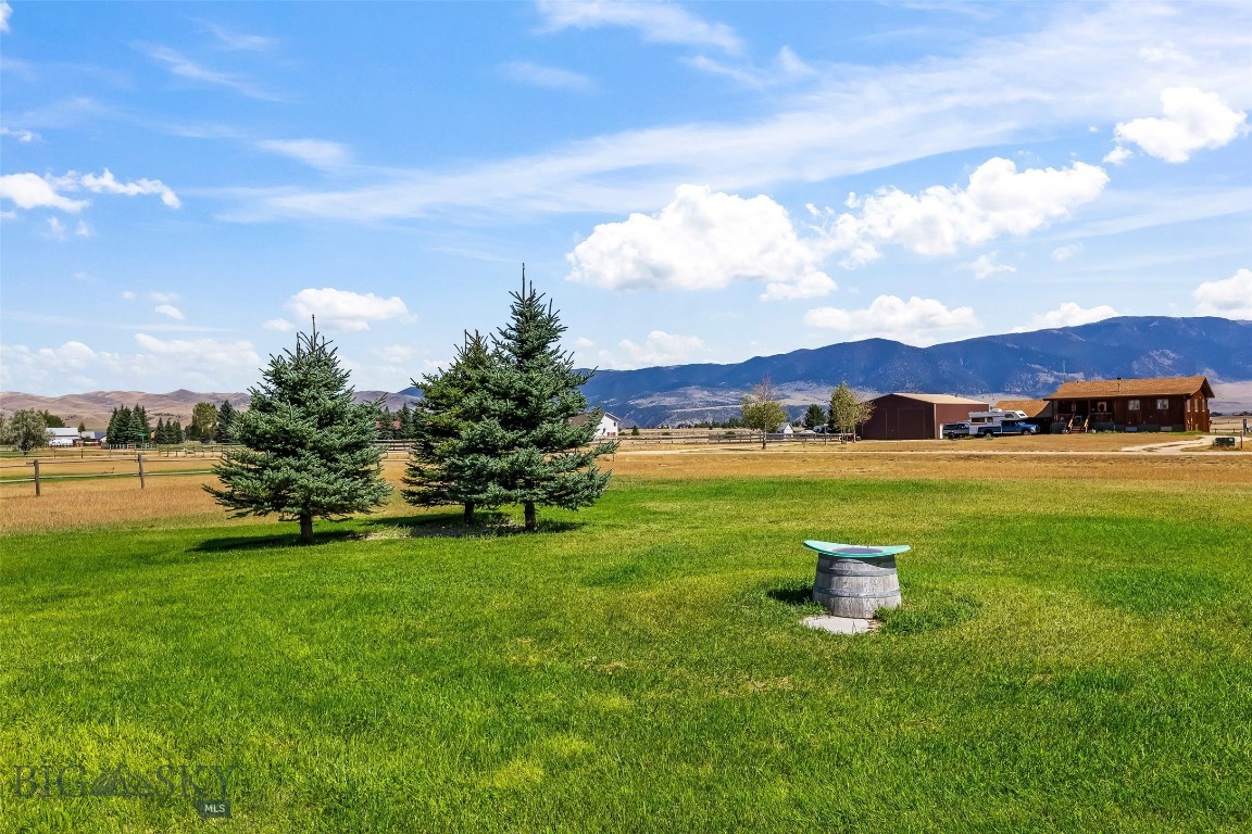 23 Coachman Lane Property Photo 15