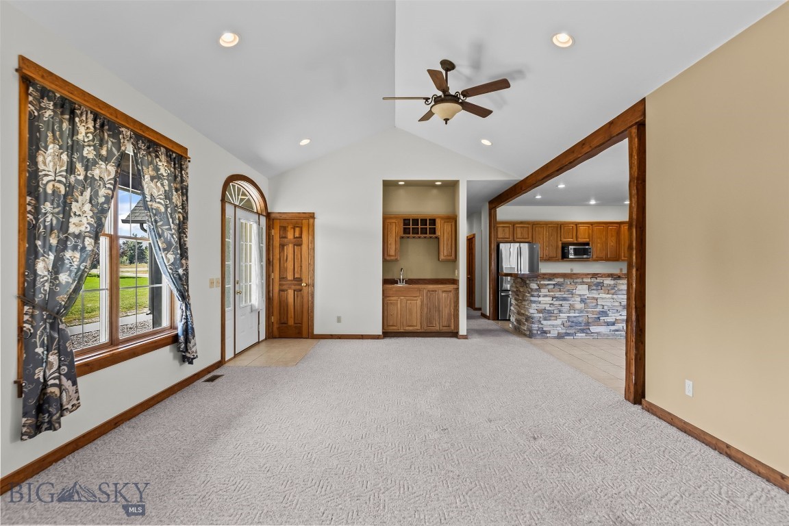 23 Coachman Lane Property Photo 24