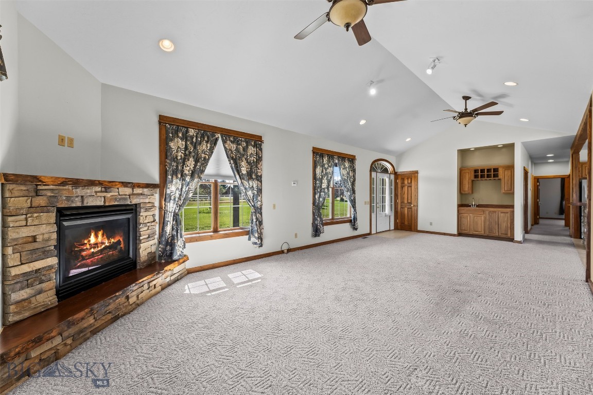 23 Coachman Lane Property Photo 26