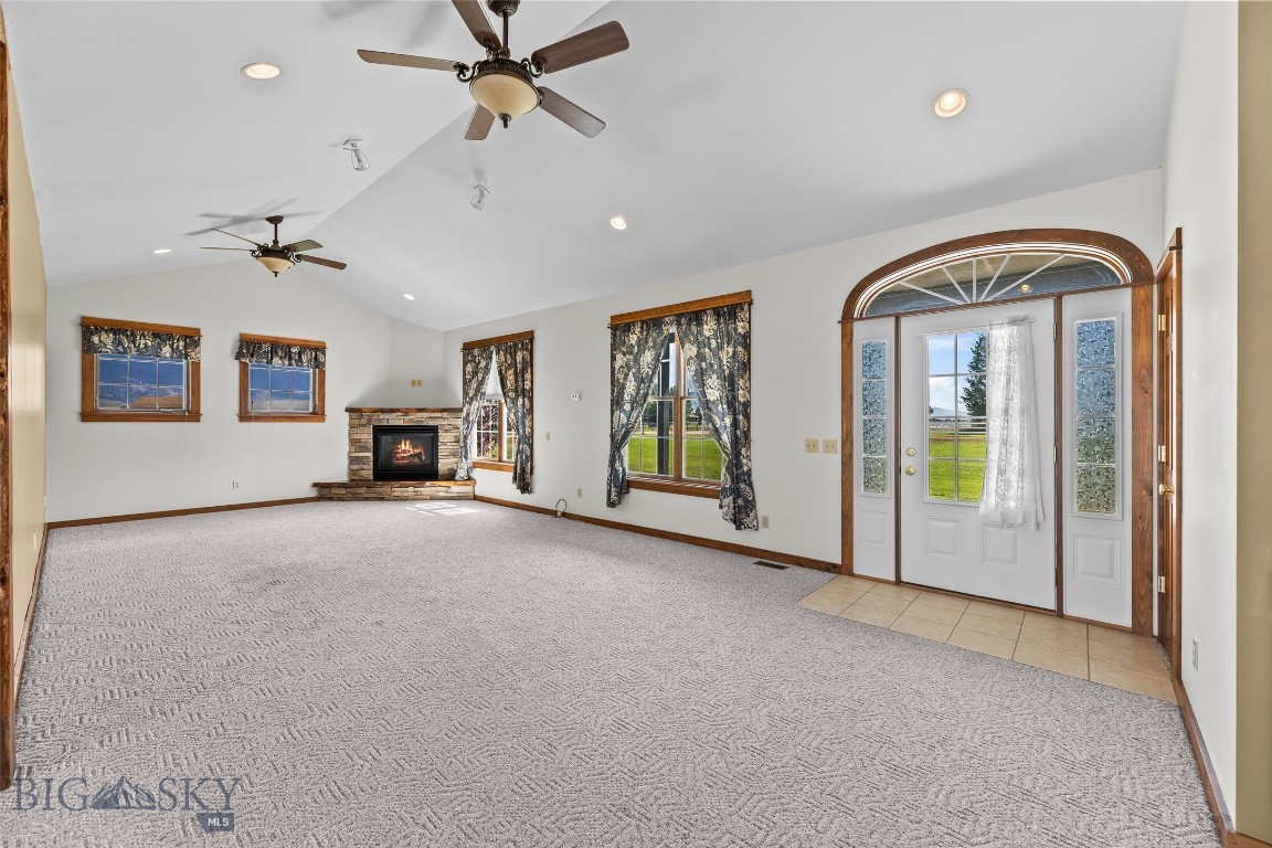 23 Coachman Lane Property Photo 28