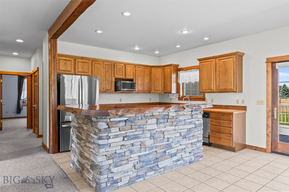 23 Coachman Lane Property Photo 31