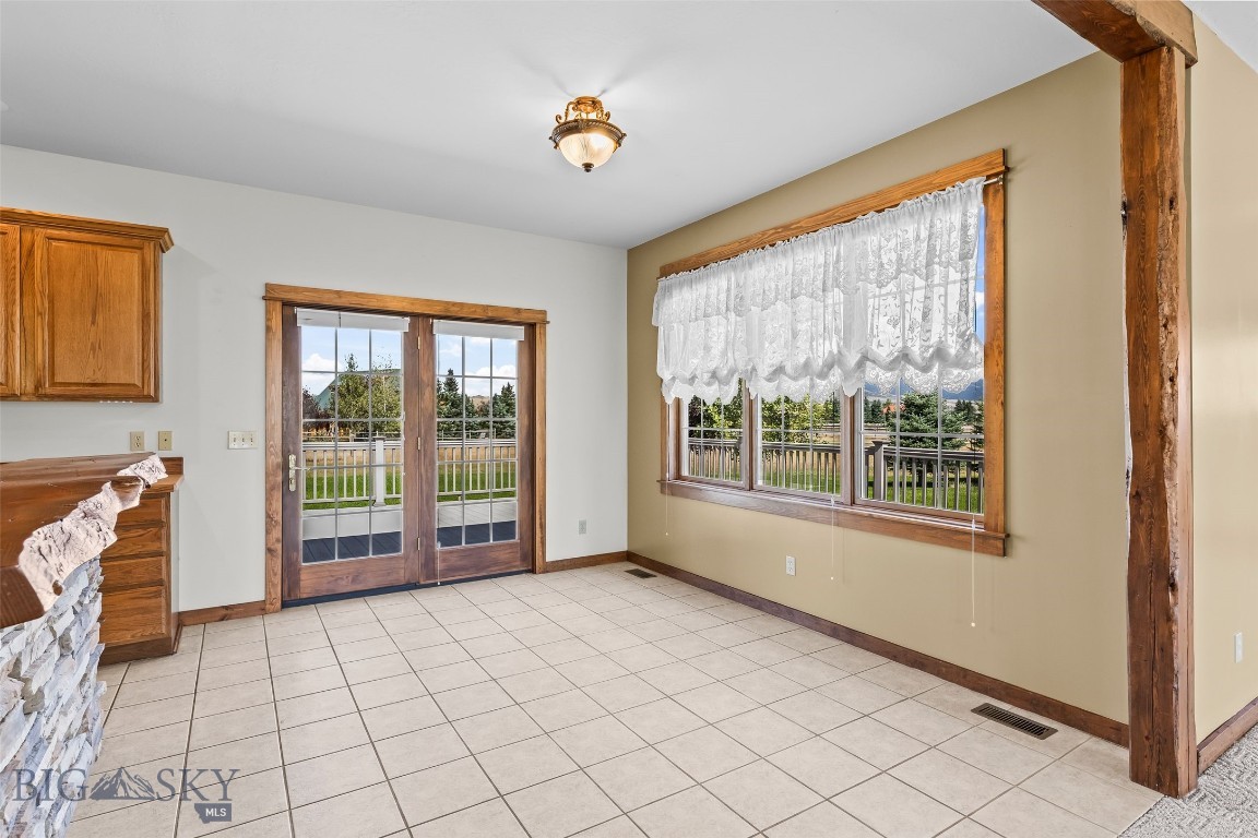 23 Coachman Lane Property Photo 32