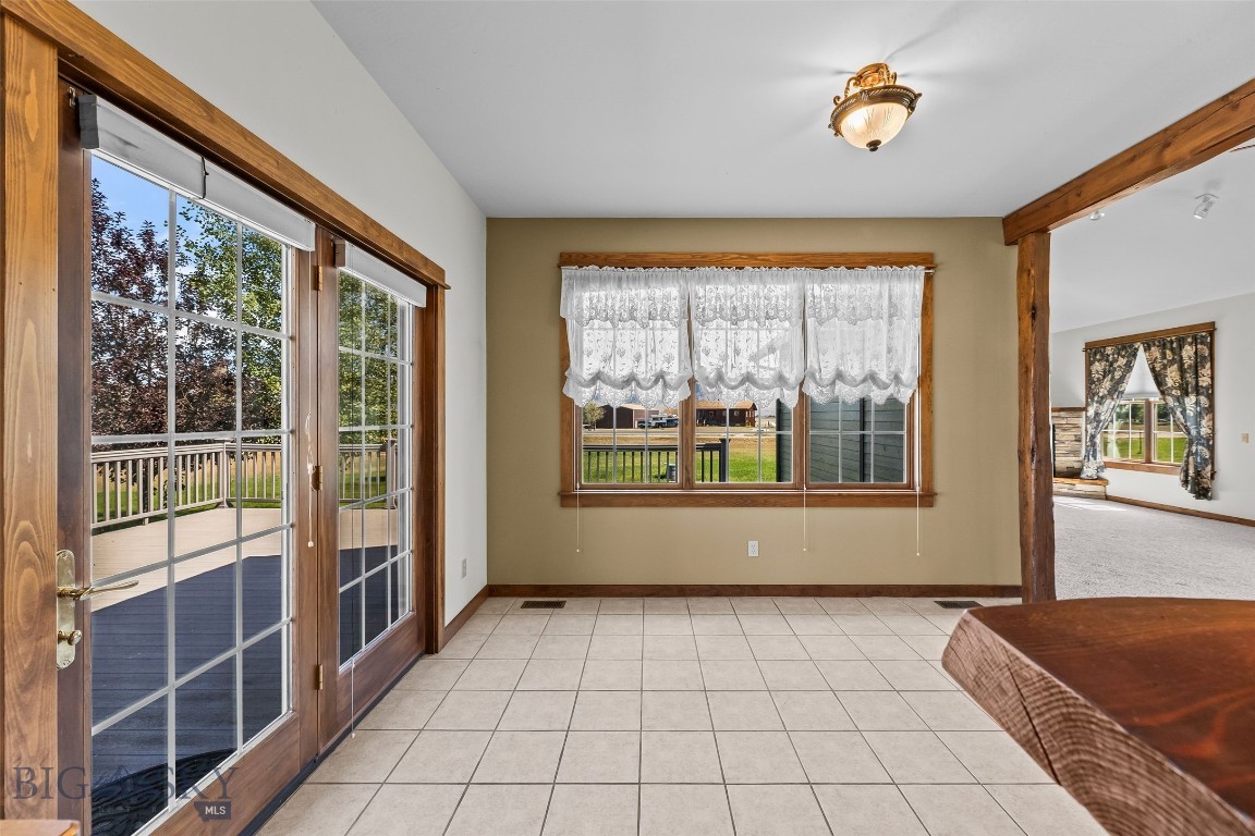 23 Coachman Lane Property Photo 38