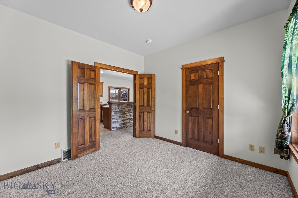 23 Coachman Lane Property Photo 40