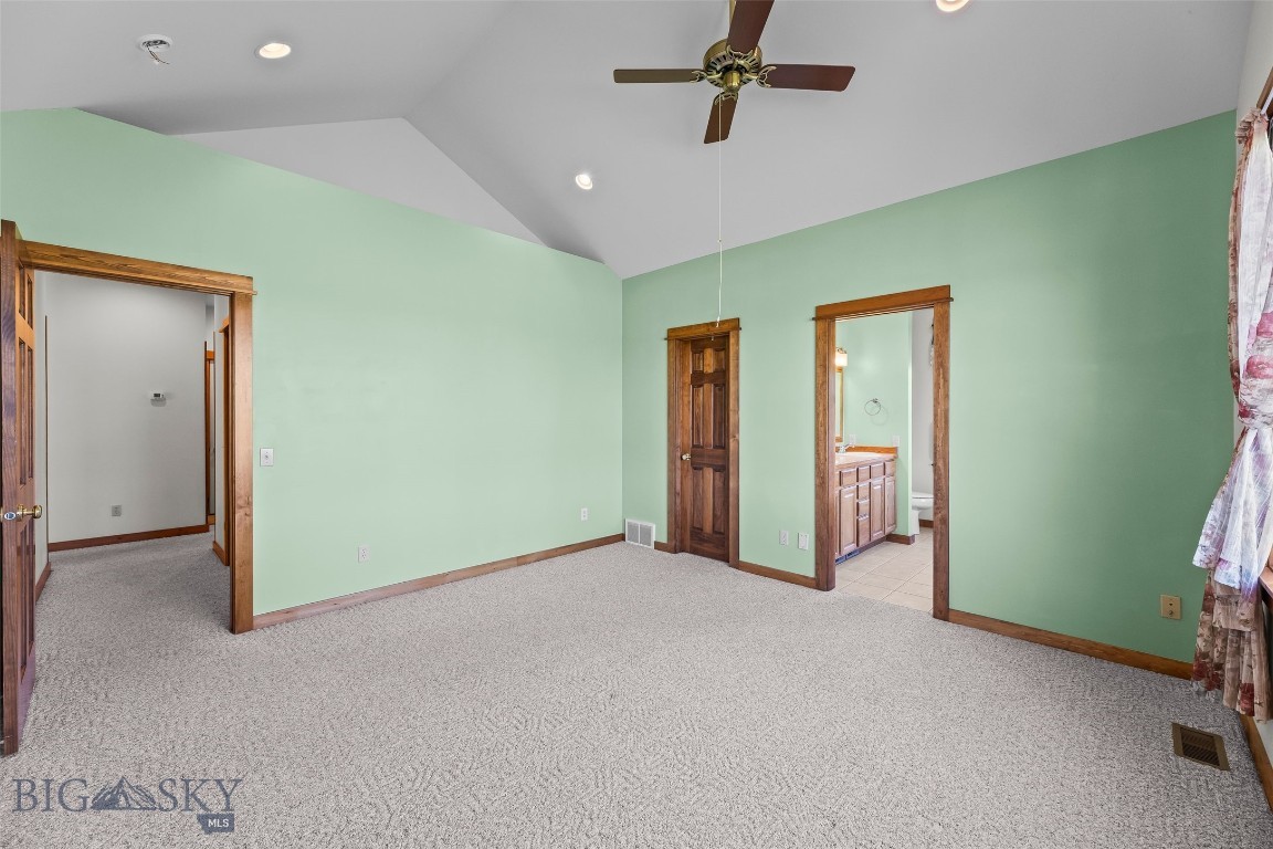 23 Coachman Lane Property Photo 43