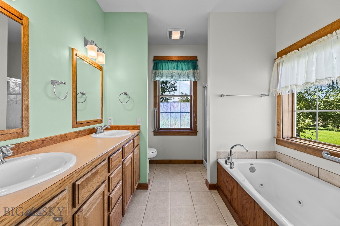 23 Coachman Lane Property Photo 45