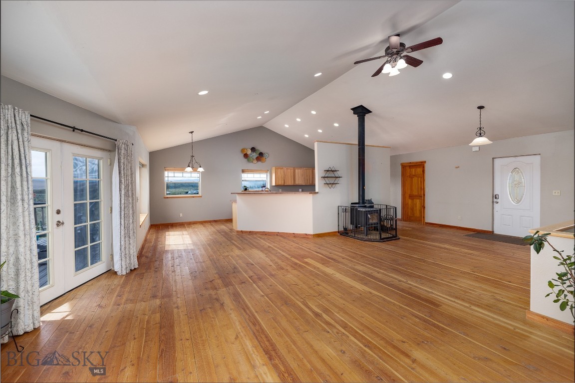 2899 Old Town Road Property Photo 7