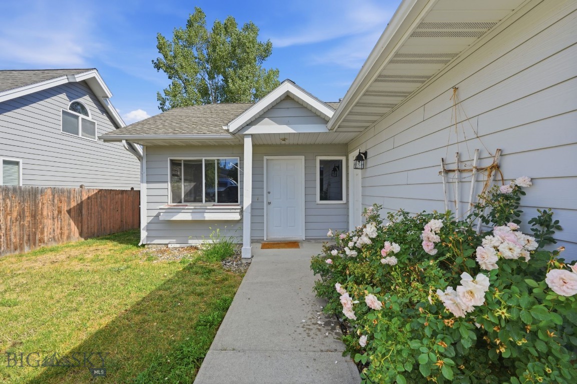 2603 Daffodil Property Photo 1