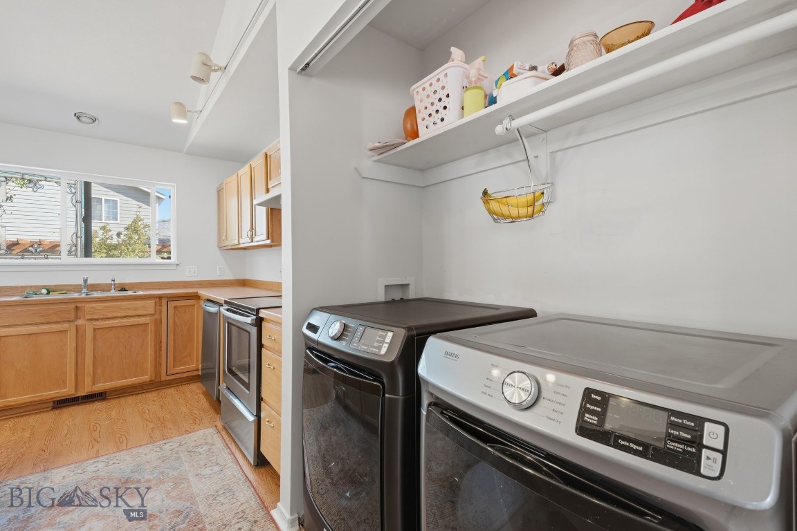2603 Daffodil Property Photo 5
