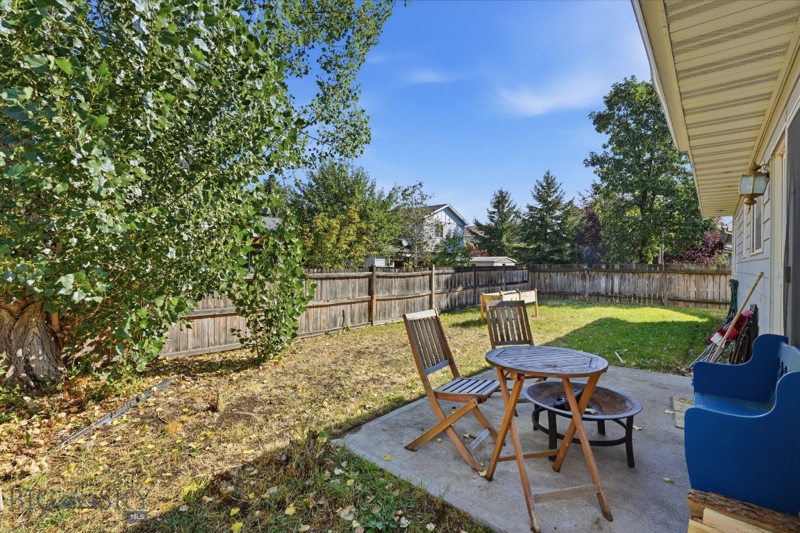 2603 Daffodil Property Photo 29