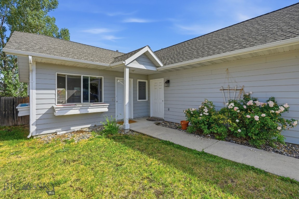 2603 Daffodil Property Photo 33
