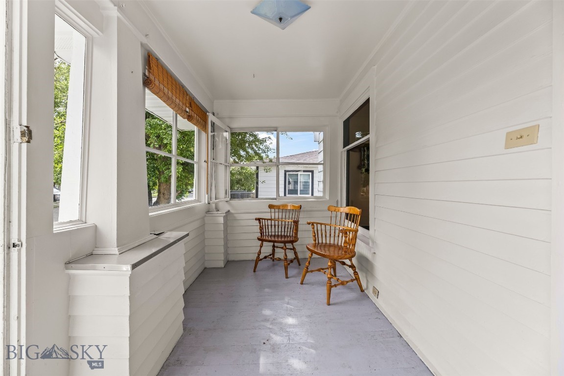 518 1st Avenue E Property Photo 10