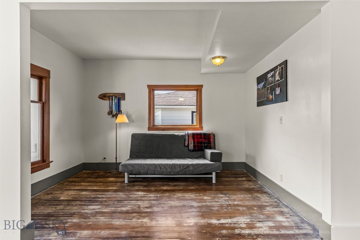 518 1st Avenue E Property Photo 14