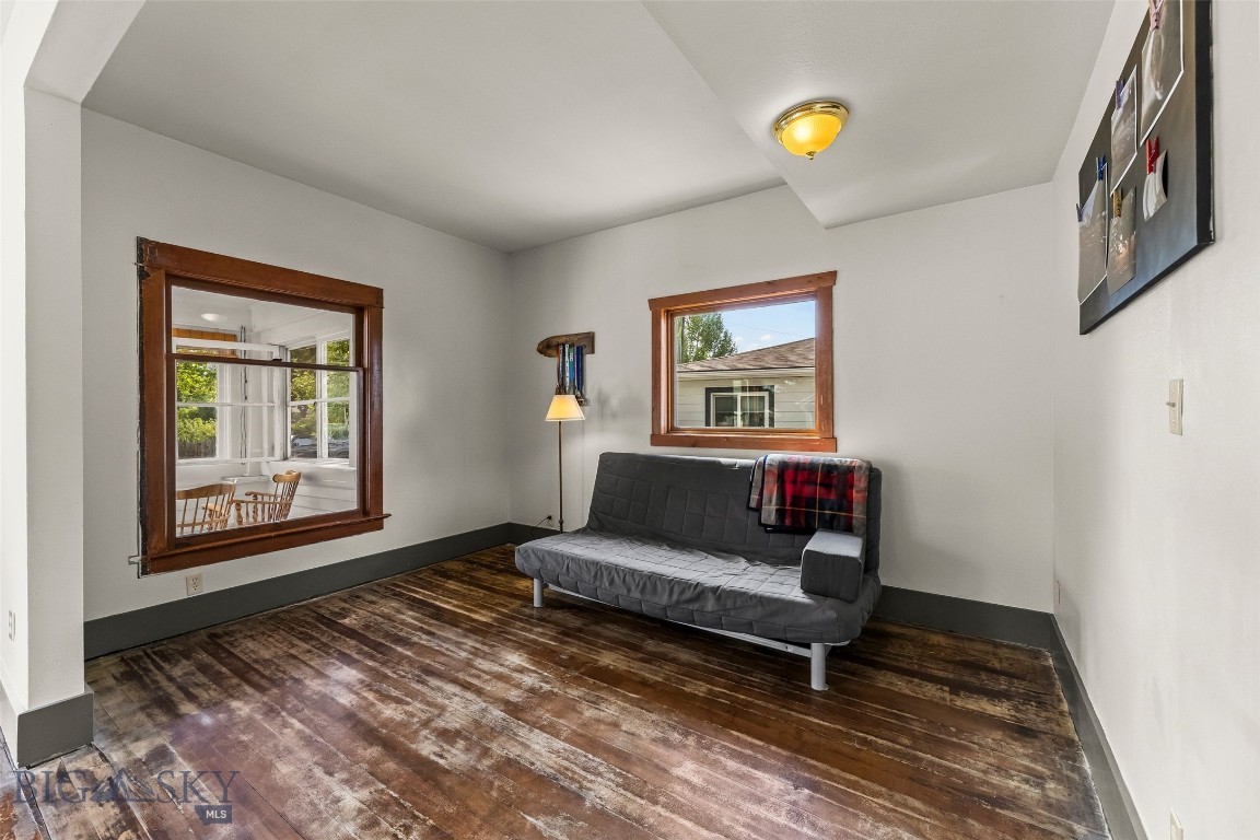 518 1st Avenue E Property Photo 15