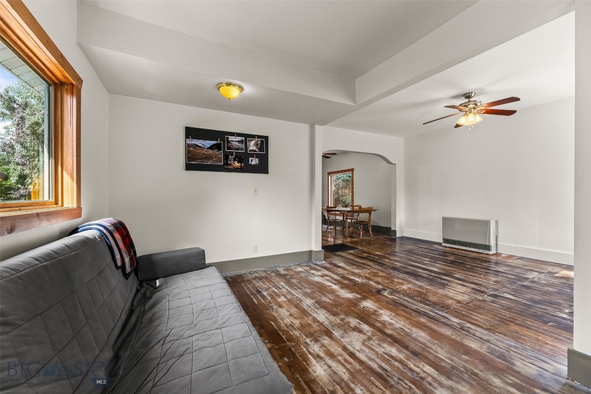 518 1st Avenue E Property Photo 16
